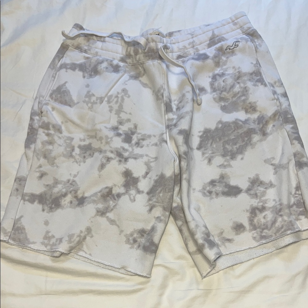 Hollister Men's White and Gray Tie-Dye Athletic Shorts
